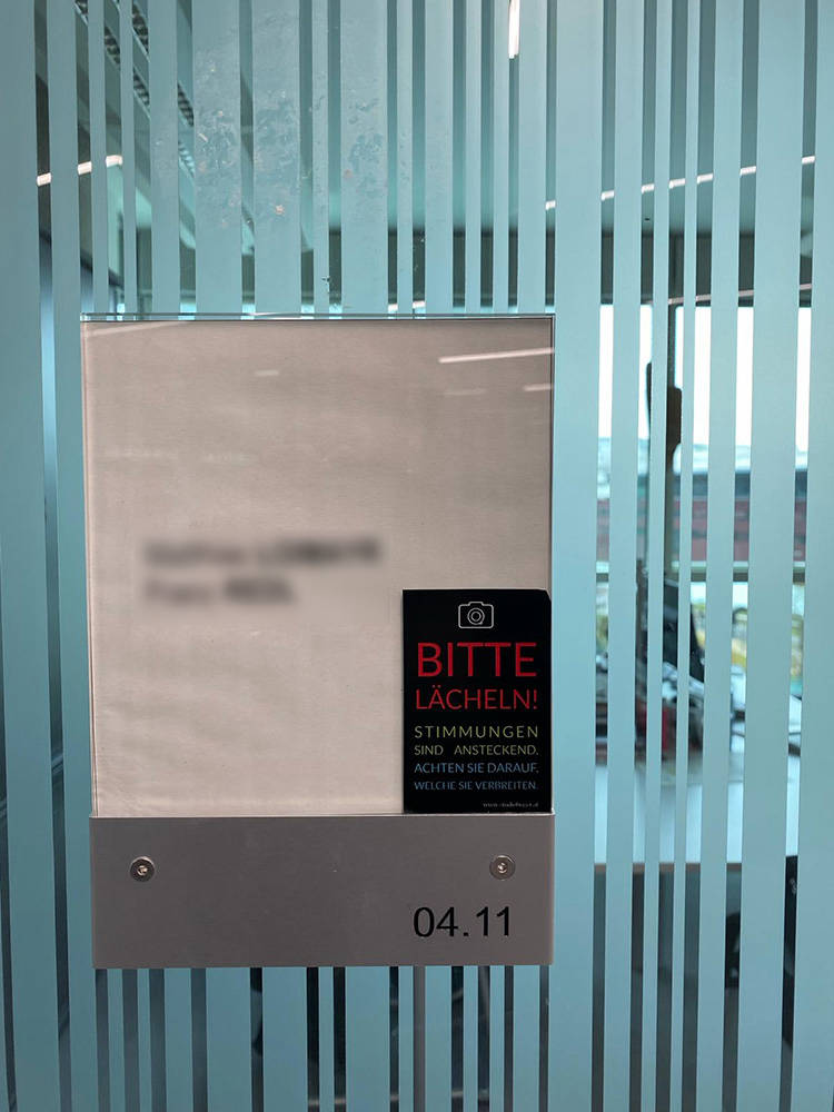 Bitte lächeln - Büro